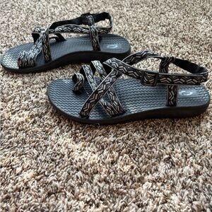 Stylish Black Patterned Sandals